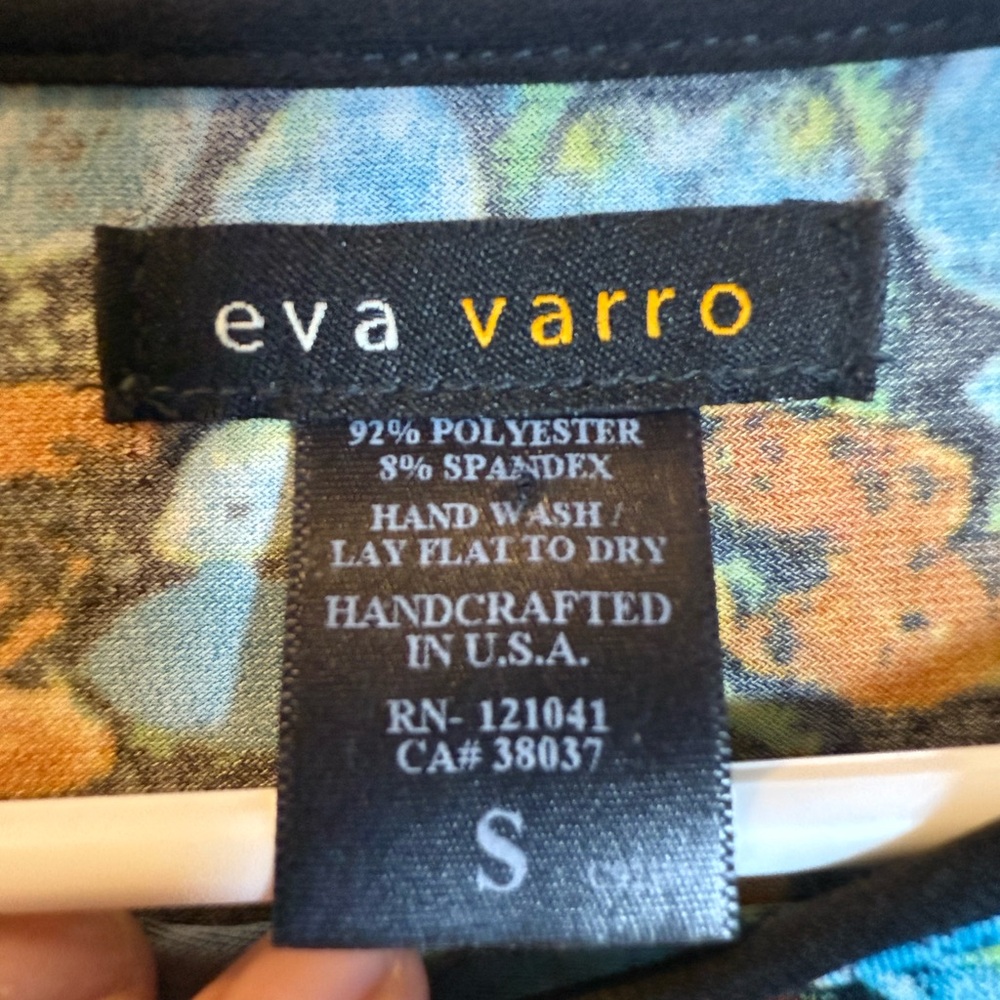 Eva Varro Ladies Tunic Top
Blouse Size S Artsy Abstract Colorful Statement - Picture 4 of 9